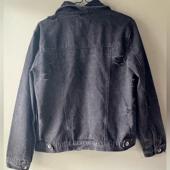 Ci Sono, size small black denim jacket. Long sleeve. Button up. Distressed look - Picture 6 of 7